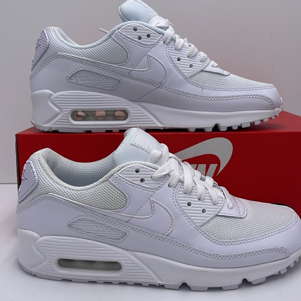Nike WMNS 2020 Air Max 90 'Triple White'
Sneakers - Picture 3 of 16